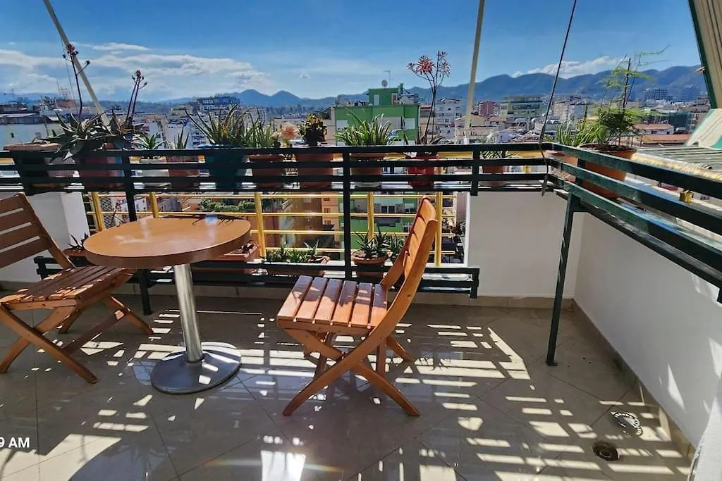 City Views Apartment Blloku - City Center ティラナ